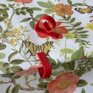 Pinces à nappe en plastique rouge Sur www.fontlyshop.com