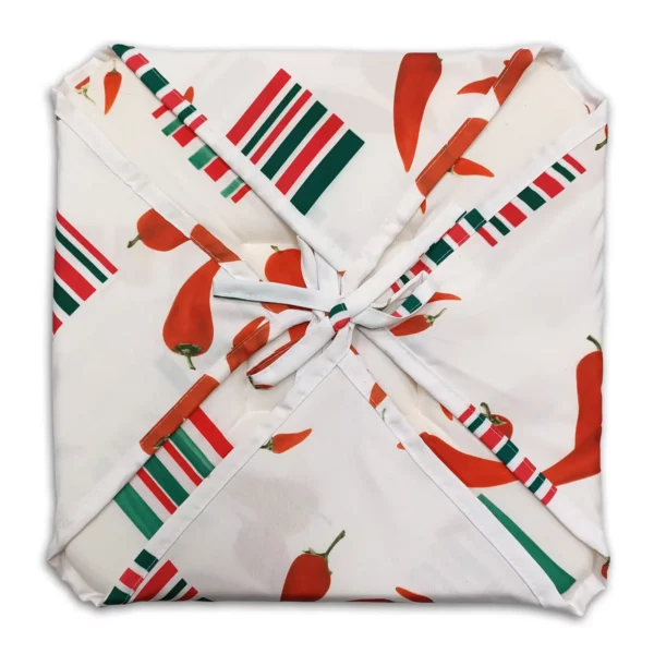 Galette Coussin Basque Espelette A Rabats Dessus De Chaise Avec Piments Et Couleurs Du Sud Ouest Sur www.fontlyshop.com